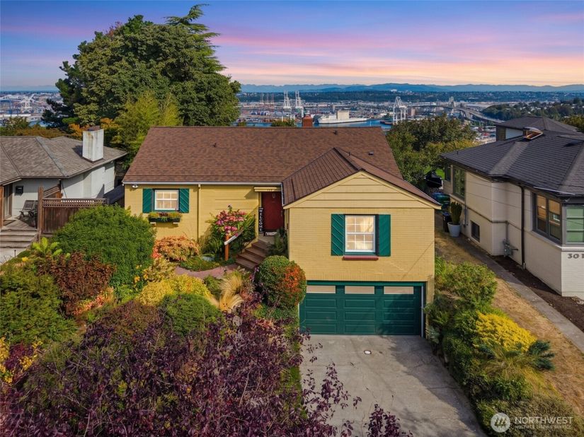 3006 36th Avenue SW, Seattle WA 98126