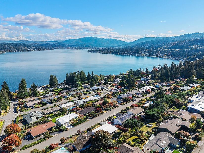 2623 170th Avenue SE, Bellevue WA 98008