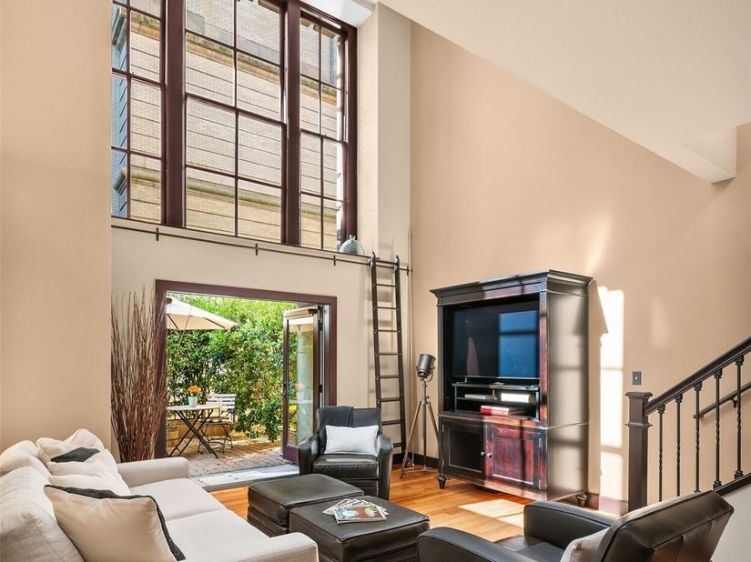 201 Galer Street 102, Seattle WA 98109