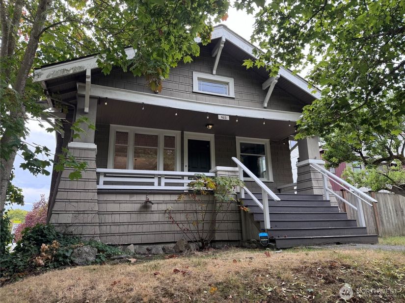 423 N 50th Street, Seattle WA 98103