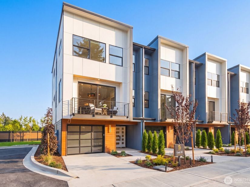 932 Duchess Road B1, Bothell WA 98012