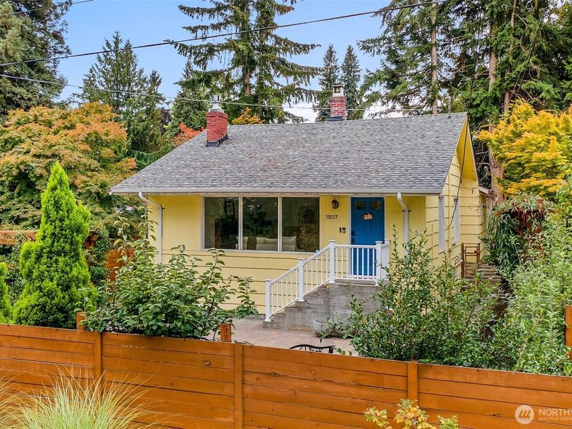 11037 Sand Point Way NE, Seattle WA 98125