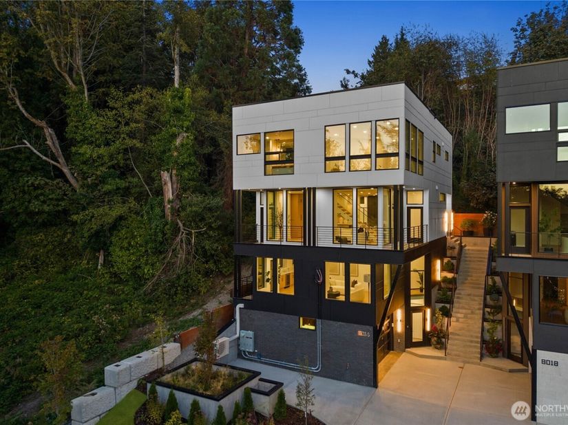 8014 45th Avenue SW, Seattle WA 98136