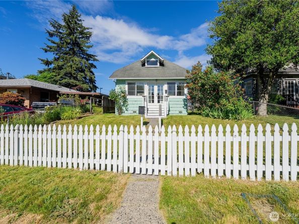 2424 Cleveland Avenue, Everett WA 98201