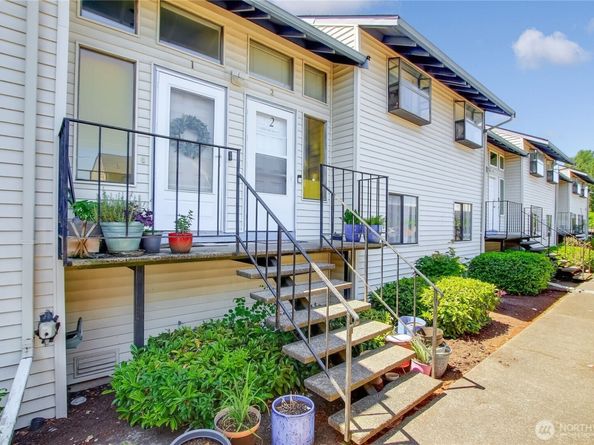 1313 W James Street 2, Kent WA 98032