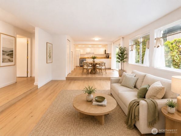 12716 NE 120th Street H3, Kirkland WA 98034