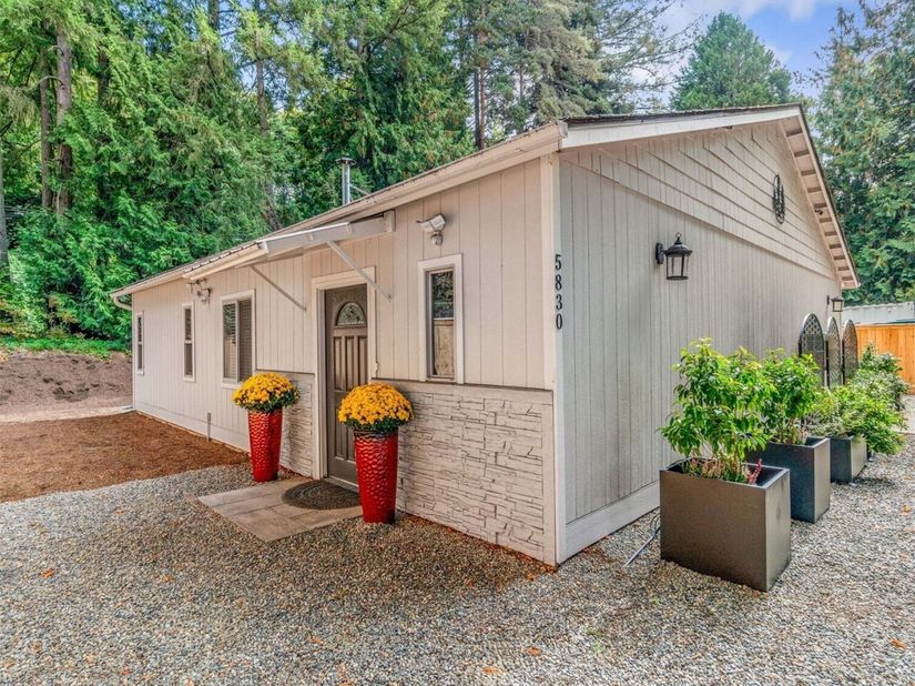 5830 115th Place NE, Kirkland WA 98033