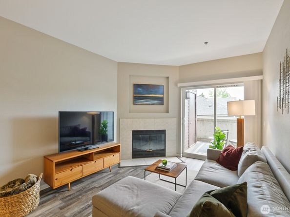 8745 Greenwood Avenue N 115, Seattle WA 98103