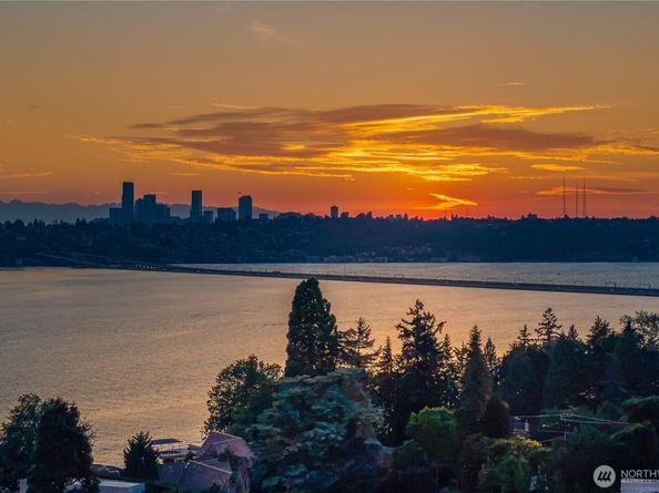 3410 W Mercer Way, Mercer Island WA 98040