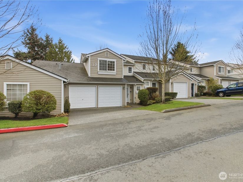 10030 Holly Drive 122, Everett WA 98204