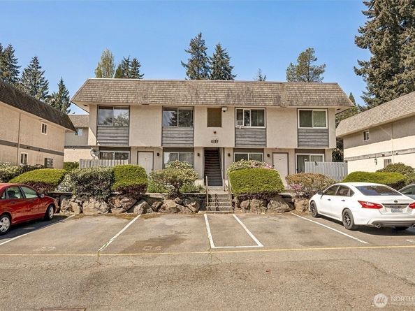 6107 204th Street SW D2, Lynnwood WA 98036