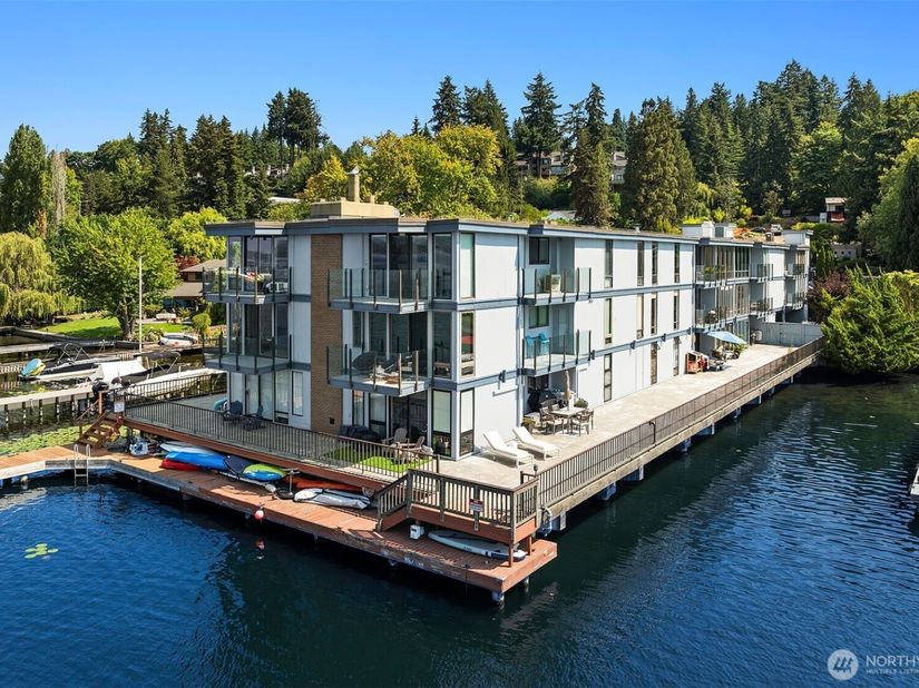 4561 Lake Washington Boulevard NE 306, Kirkland WA 98033