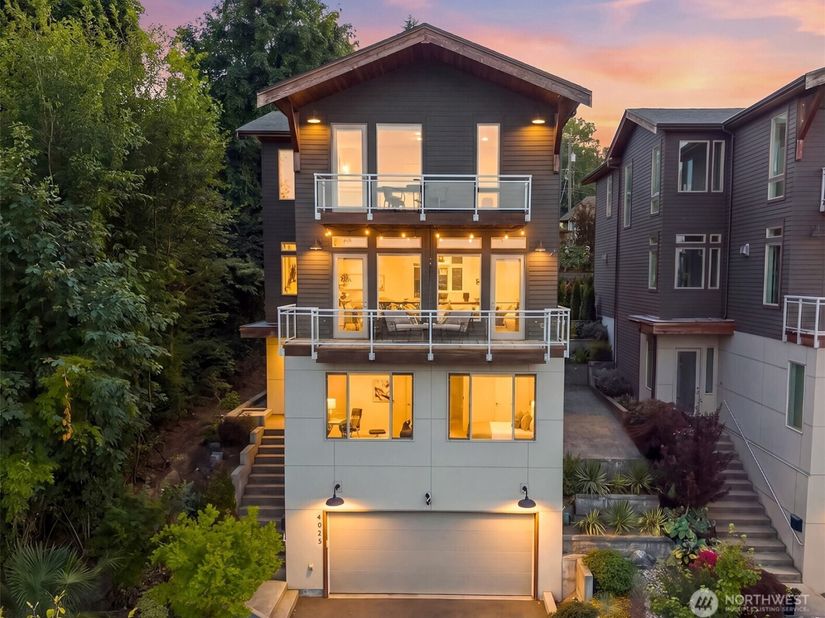 4025 Burton Place W, Seattle WA 98199