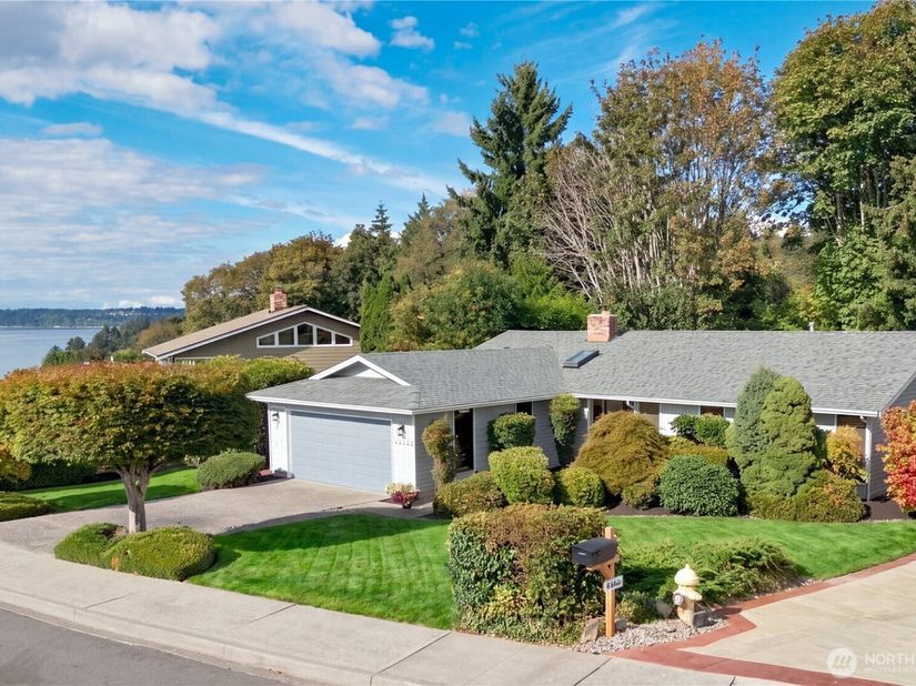 28650 11th Avenue S, Federal Way WA 98003