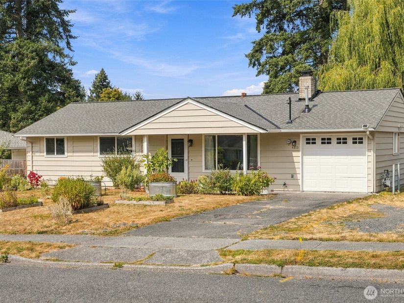 4813 190th Street SW, Lynnwood WA 98036
