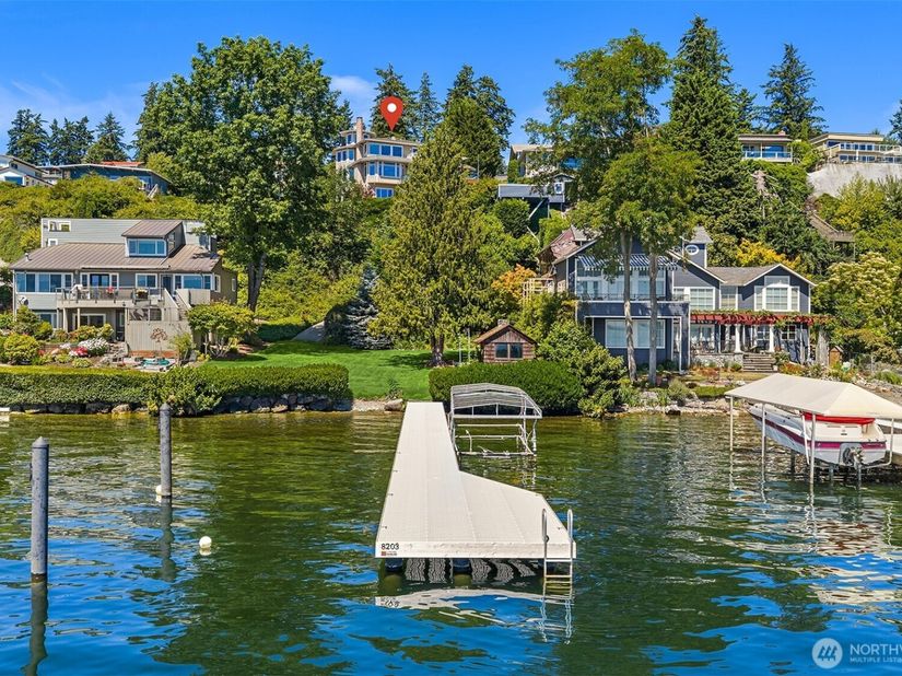 8203 NE Juanita Drive, Kirkland WA 98033