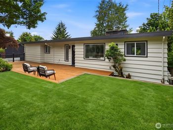 325 105th Ave SE