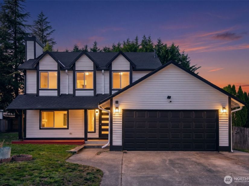 27607 129th Court SE, Kent WA 98030