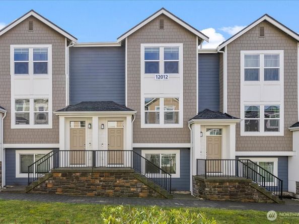 12012 NE 193rd Lane C, Bothell WA 98011