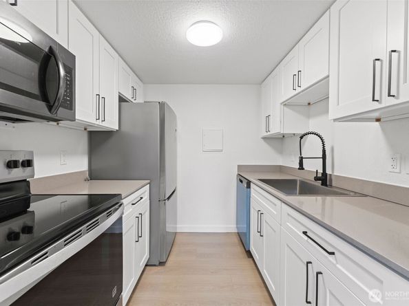 14020 Juanita Drive NE B3, Kirkland WA 98034