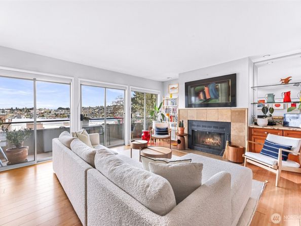 2134 Waverly Place N 202, Seattle WA 98109