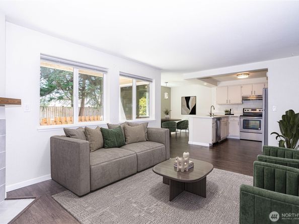 4231 NE 5th Street C102, Renton WA 98059