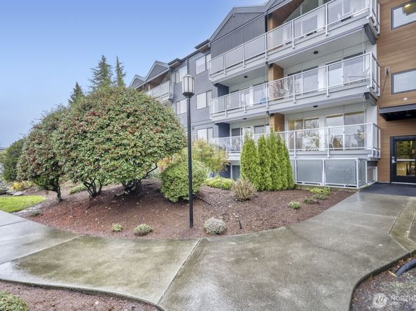 2501 Canterbury Lane E 215, Seattle WA 98112
