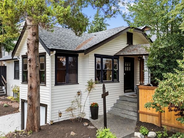 9701 Roosevelt Way NE, Seattle WA 98115