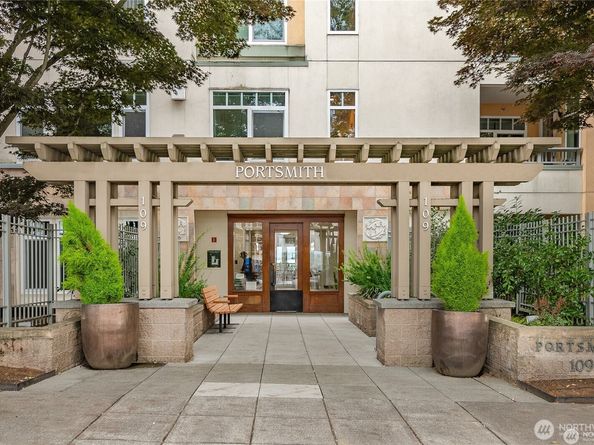 109 2nd Street S 423, Kirkland WA 98033