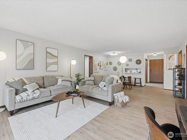 3207 Colby Avenue 104, Everett WA 98201