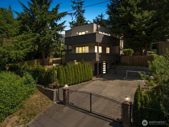 16422 76th Avenue NE, Kenmore WA 98028