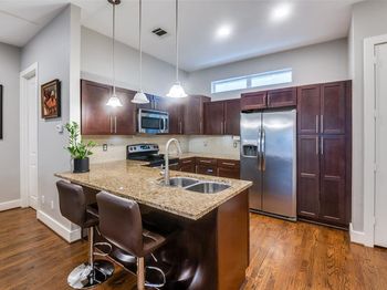 5618  Lindell Avenue 