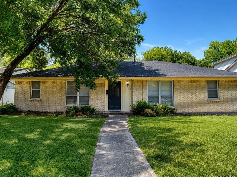 2725  Mark Drive , Mesquite Texas 75150