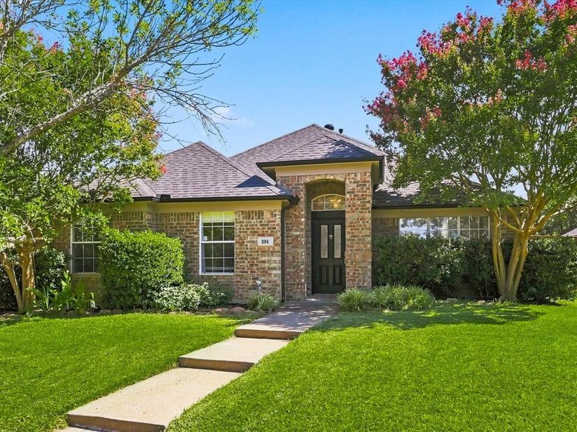 204  Meredith Court , Irving Texas 75063