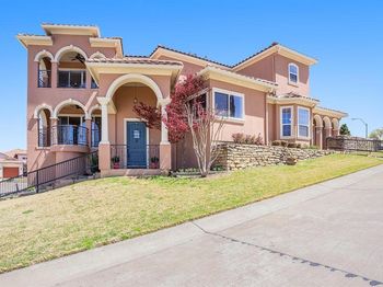 7713  Lakeview Circle 