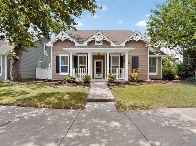 10214  Lakeview Drive , Providence Village Texas 76227