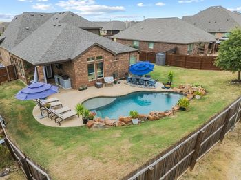 639  Woodridge Drive 