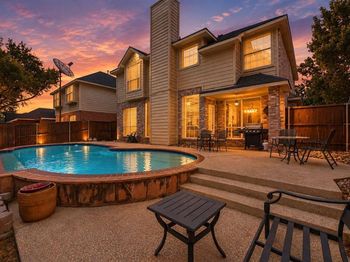 2304  Grandview Drive 