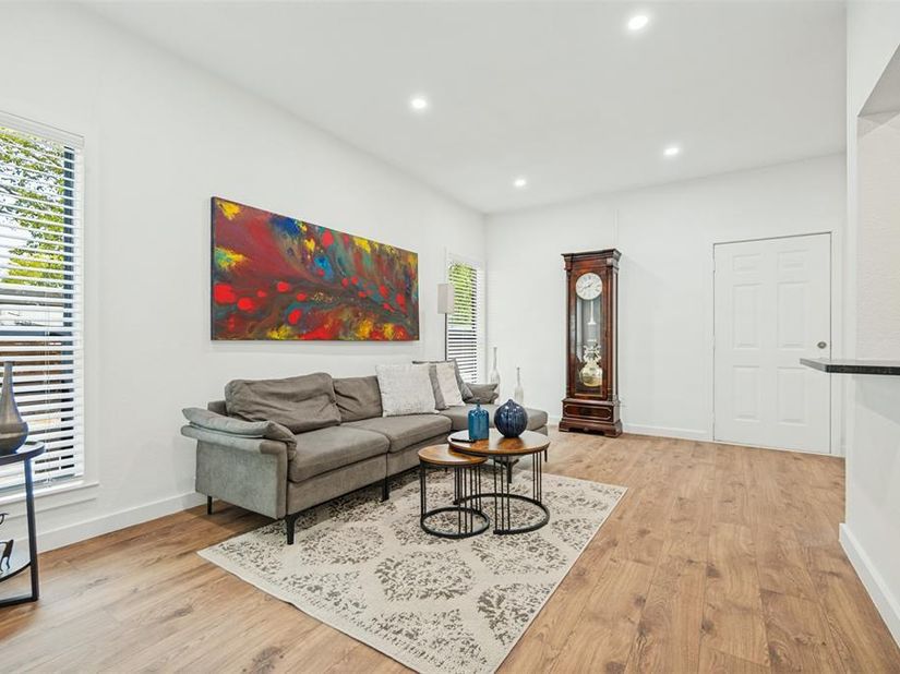5620  Live Oak Street  106, Dallas Texas 75206