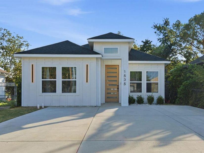 1535  Caldwell Street , Dallas Texas 75223