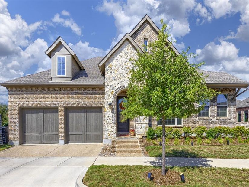 2055  Spotted Fawn Drive , Arlington Texas 76005