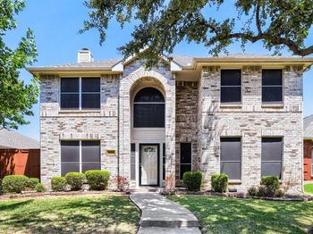 3812  Red Oak Trail 
