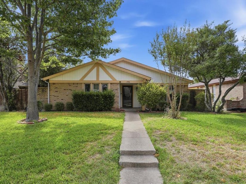 2906  Hazelwood Drive , Garland Texas 75044