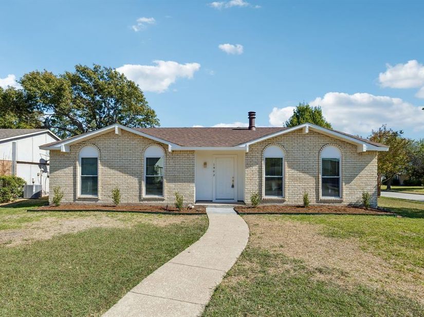 1902  Edna Smith Drive , Garland Texas 75040