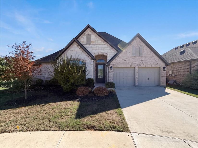 4201  Inverness Way , Denton Texas 76210