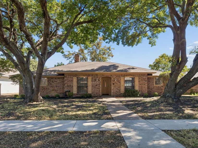2206  Blue Cypress Drive , Richardson Texas 75082