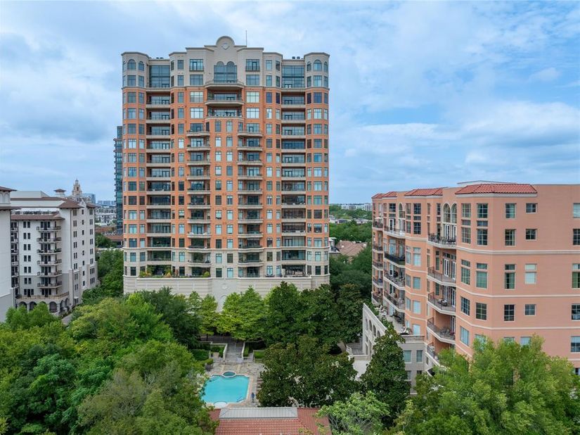 2828  Hood Street  707, Dallas Texas 75219