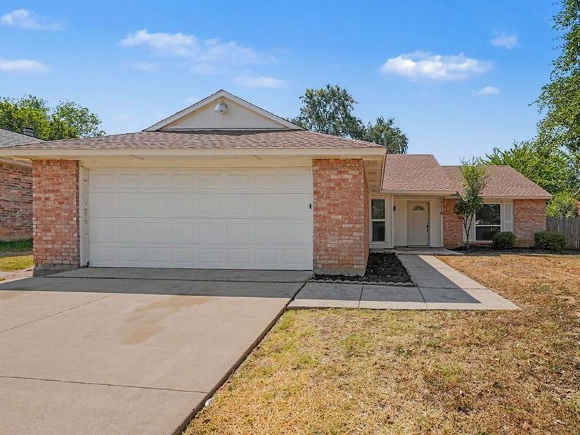 7116  Blackberry Drive , Arlington Texas 76016