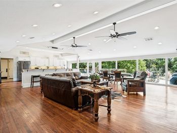 928 N Irving Heights Drive 