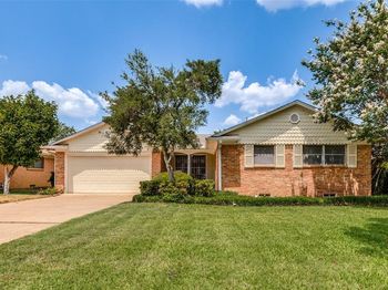 827  Oak Forest Drive 